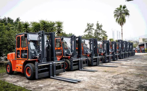 张掖叉车日常维护指南：延长设备使用寿命的实用方法