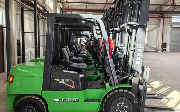 张掖叉车操作安全规范:避免事故的10个实用建议 张掖叉车操作安全规范:避免事故的10个实用建议